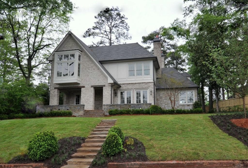 5 bedroom, 4,360 sq ft single family residence sold at 17 Golf Circle, Atlanta, GA 30309