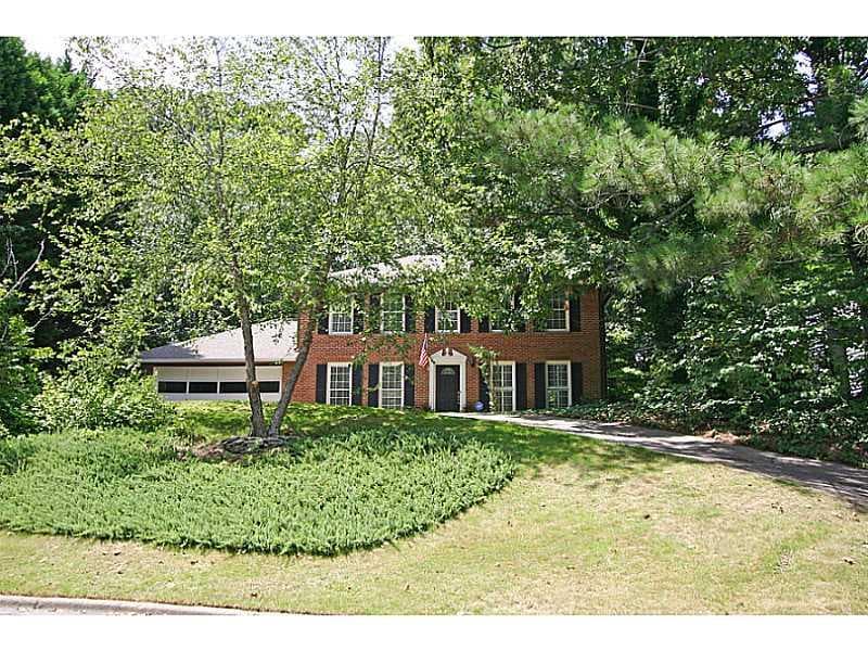 3 bedroom, 2,044 sq ft single family residence sold at 9860 LAKE FOREST Way, Roswell, GA 30076