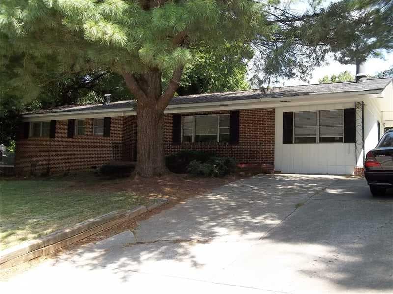 3 bedroom single family residence sold at 1126 ENOTA Drive, Gainesville, GA 30501