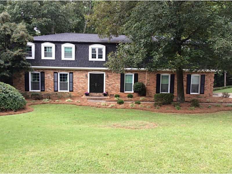 5 bedroom, 3,632 sq ft single family residence sold at 5544 N Peachtree Road, Atlanta, GA 30338