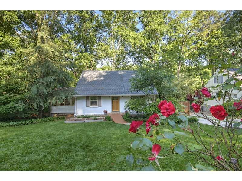 3 bedroom, 1,484 sq ft single family residence sold at 2620 Ridgemore Road, Atlanta, GA 30318