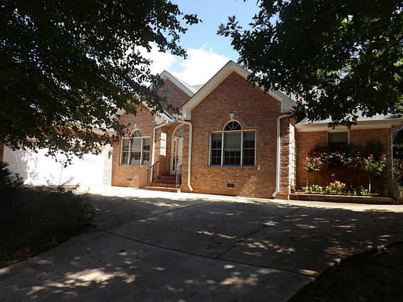 2660 Waters Edge Drive, Gainesville, GA 30504 — most recent listing photo