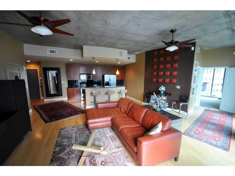 2 bedroom, 1,260 sq ft condominium sold at 44 Peachtree Place 1032, Atlanta, GA 30309
