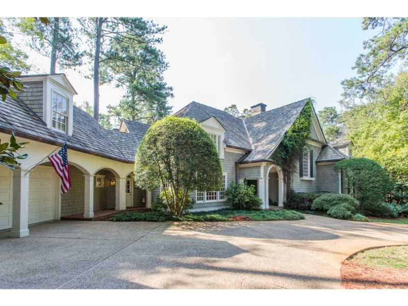 5 bedroom, 6,253 sq ft single family residence sold at 2985 Nancy Creek Road, Atlanta, GA 30327