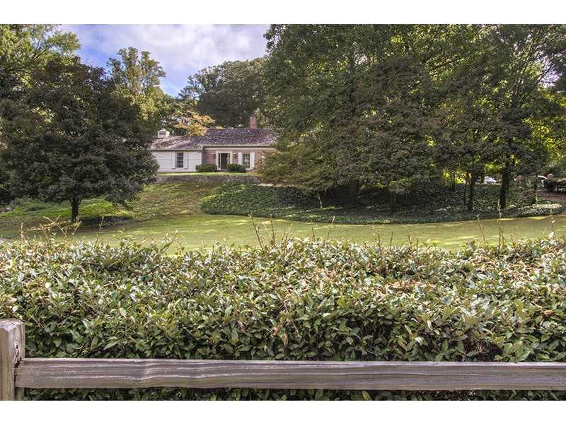 5 bedroom single family residence sold at 4925 Jett Road, Atlanta, GA 30327