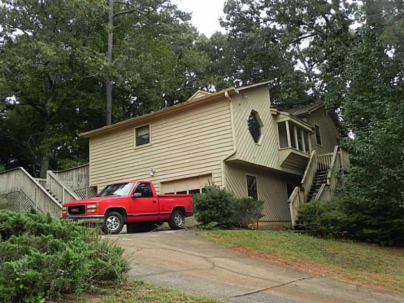 4 bedroom single family residence sold at 2254 Ravenwood, Marietta, GA 30066
