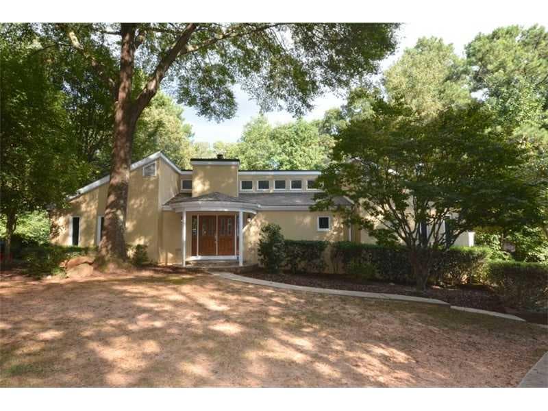 3 bedroom, 3,076 sq ft single family residence sold at 4321 King Springs Road, Smyrna, GA 30082