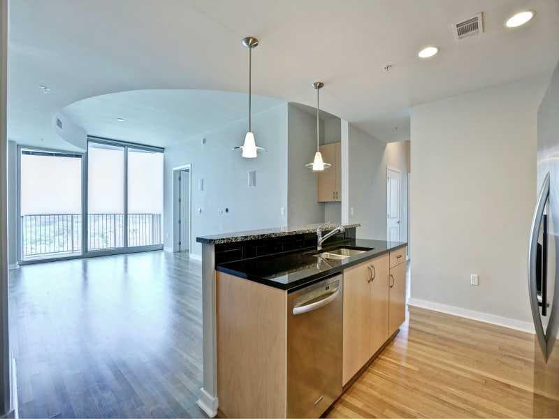 2 bedroom, 1,200 sq ft condominium sold at 400 W Peachtree Street 2101, Atlanta, GA 30308