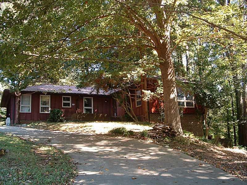 3 bedroom single family residence sold at 2766 Pine Valley Circle, East Point, GA 30344