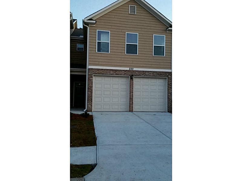 3 bedroom townhouse sold at 220 Oakland Hills Way 220, Lawrenceville, GA 30044