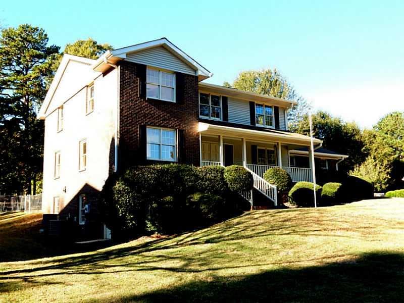 2080 Castle Lake Drive, Tyrone, GA 30290 — most recent listing photo