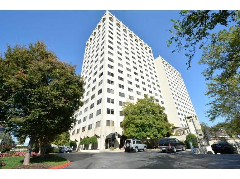1 bedroom, 837 sq ft condominium sold at 2479 Peachtree Road 1401, Atlanta, GA 30305
