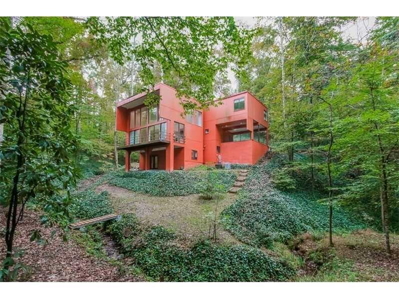 4 bedroom, 2,945 sq ft single family residence sold at 4749 Northside Drive, Atlanta, GA 30327