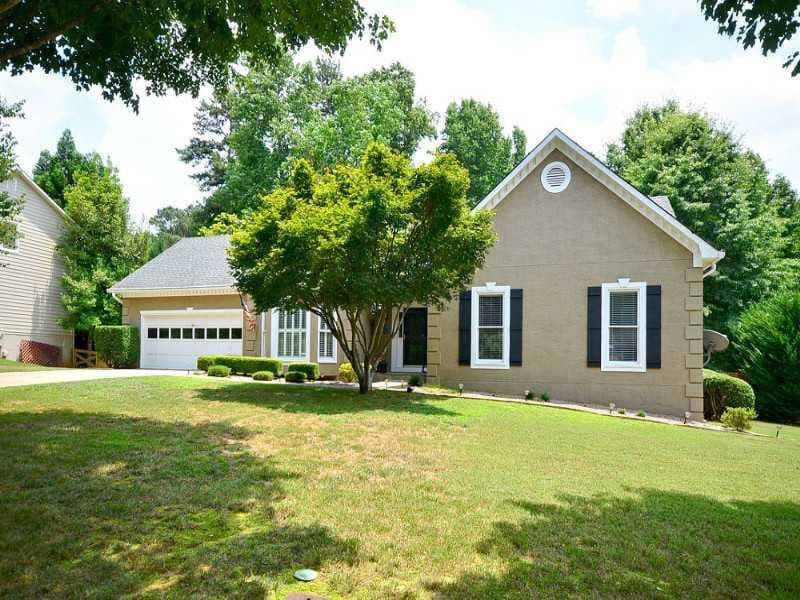 3 bedroom, 2,276 sq ft single family residence sold at 4865 Settles Point Road, Suwanee, GA 30024