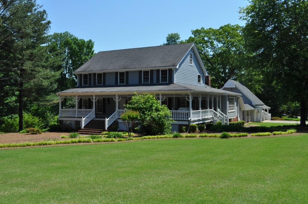 4 bedroom, 3,594 sq ft single family residence sold at 1823 Belle Meade Court, Stone Mountain, GA 30087