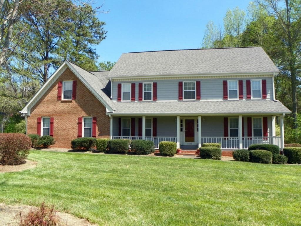5 bedroom, 2,818 sq ft single family residence sold at 3242 Inns Brook Way, Snellville, GA 30039