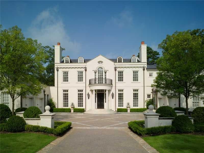 5 bedroom, 9,631 sq ft single family residence sold at 3220 W Paces Park Drive, Atlanta, GA 30327