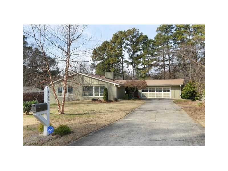 1090 Tuxedo Drive, Roswell, GA 30075 — most recent listing photo