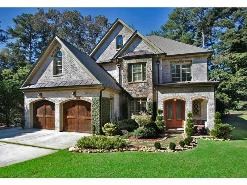 5 bedroom, 4,155 sq ft single family residence sold at 2796 North Thompson Road, Atlanta, GA 30319