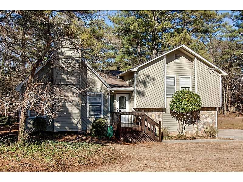 3 bedroom, 1,642 sq ft single family residence sold at 2620 Whitehaven Drive, Marietta, GA 30064