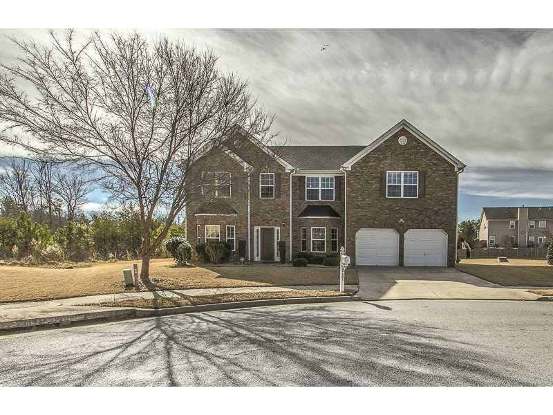 5 bedroom single family residence sold at 301 Darkwater Court, Atlanta, GA 30331