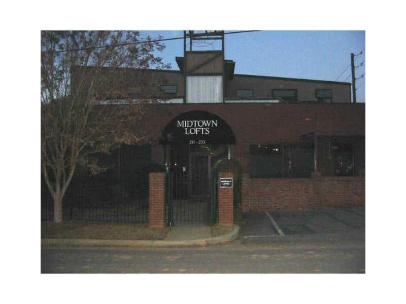 2 bedroom, 1,225 sq ft condominium sold at 205 Johnson Avenue 225, Carrollton, GA 30117