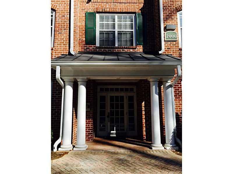2402 Stratford Commons 2402, Decatur, GA 30033 — most recent listing photo