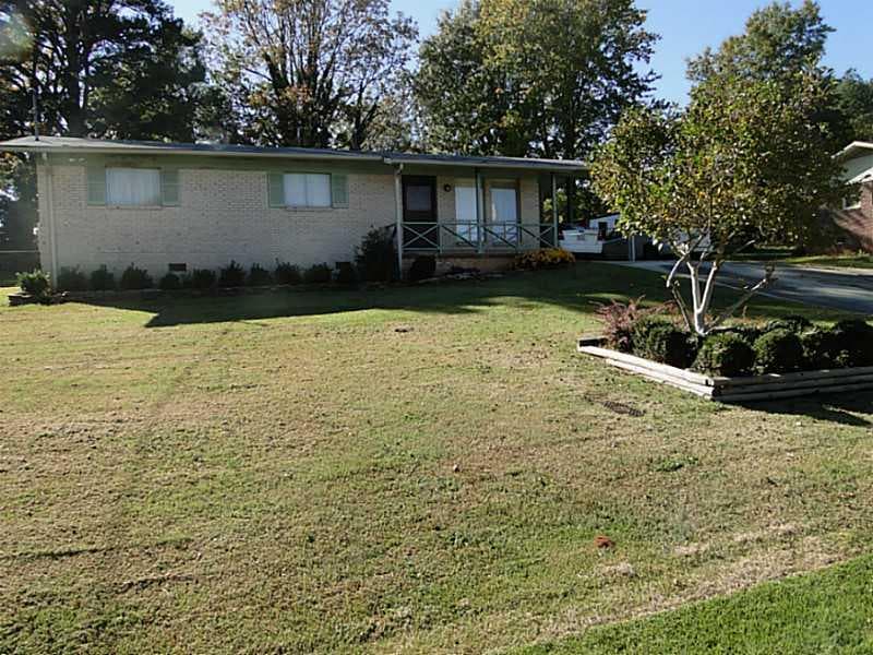 3 bedroom single family residence sold at 102 Cherry Street, Toccoa, GA 30577