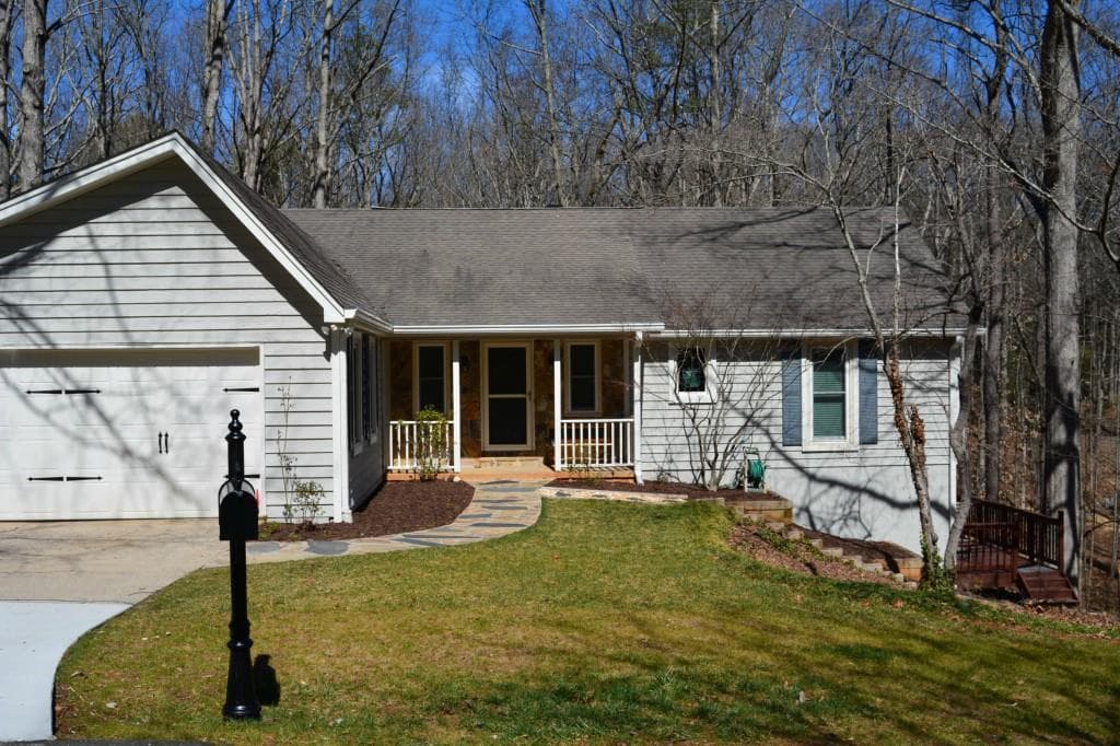 3 bedroom, 1,714 sq ft single family residence sold at 120 Boxelder Lane, Roswell, GA 30076