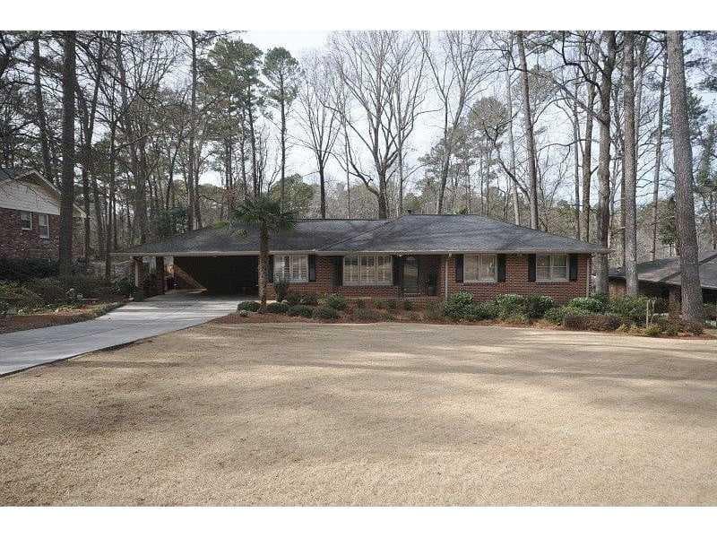 3 bedroom, 2,036 sq ft single family residence sold at 2486 Kingscliff Drive, Atlanta, GA 30345