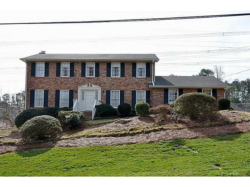 4 bedroom, 2,335 sq ft single family residence sold at 1365 Witham Drive, Dunwoody, GA 30338