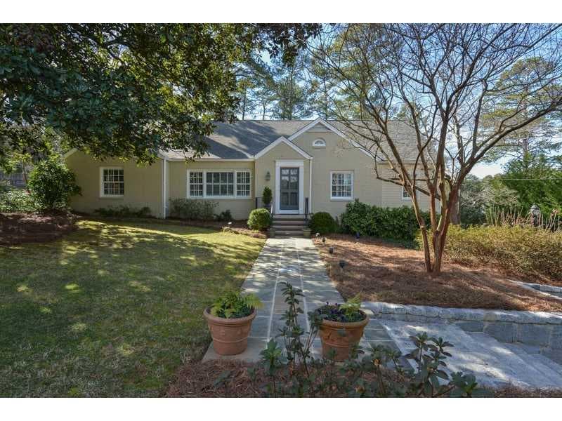 4 bedroom, 2,943 sq ft single family residence sold at 4086 Powers Ferry Road, Atlanta, GA 30342