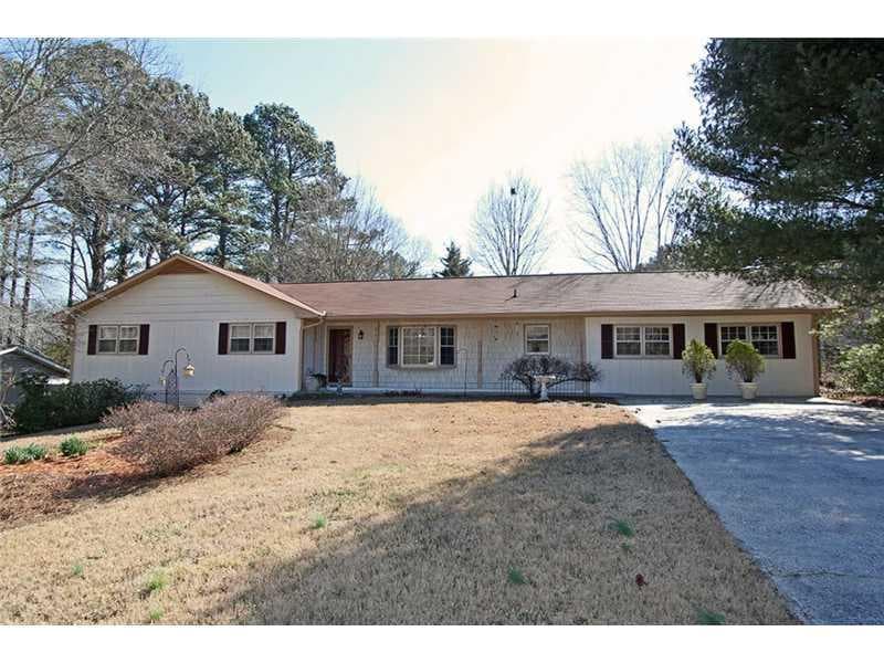 3 bedroom, 2,252 sq ft single family residence sold at 2741 Creekview Point, Marietta, GA 30064
