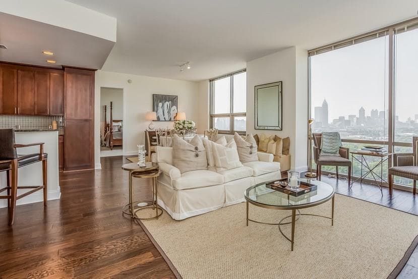 2 bedroom, 1,801 sq ft condominium sold at 270 17th Street 2009, Atlanta, GA 30363
