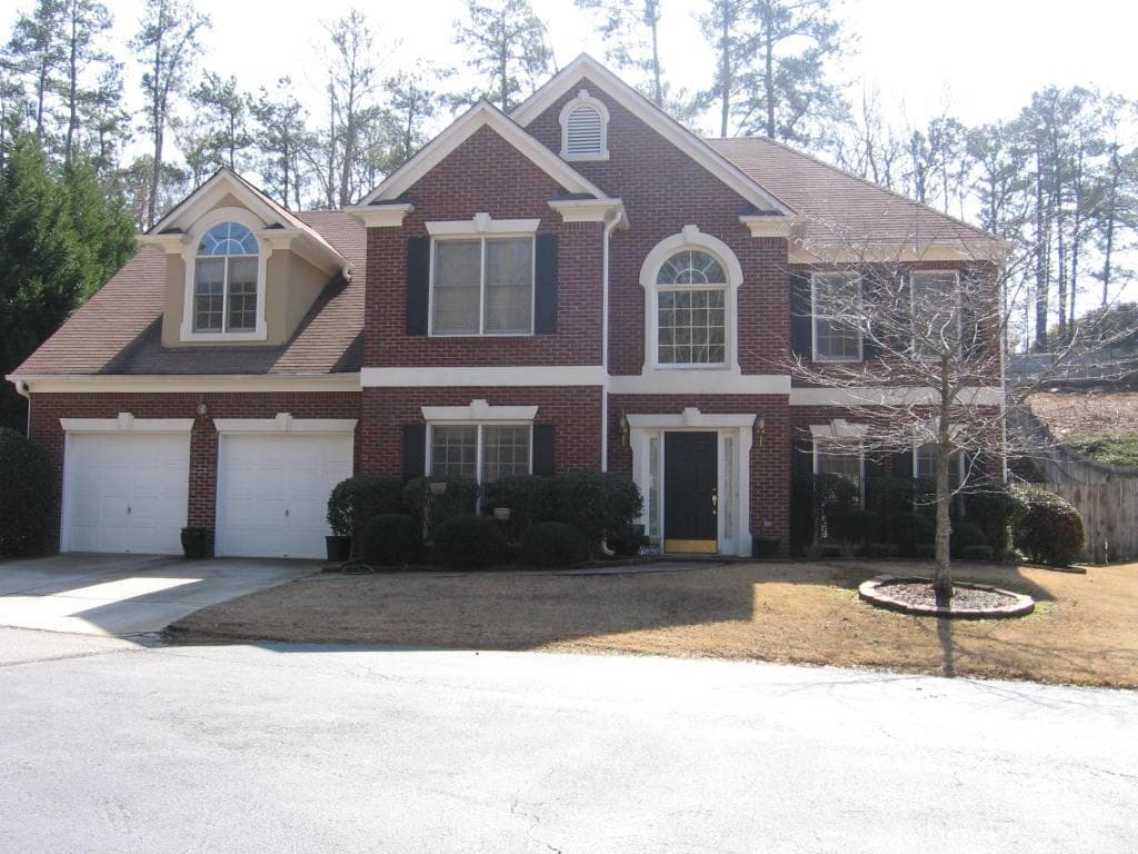4 bedroom single family residence sold at 3020 Lakeside Court, Alpharetta, GA 30005