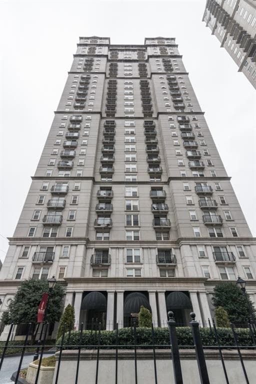 1 bedroom, 805 sq ft condominium sold at 199 14th Street 1607, Atlanta, GA 30309