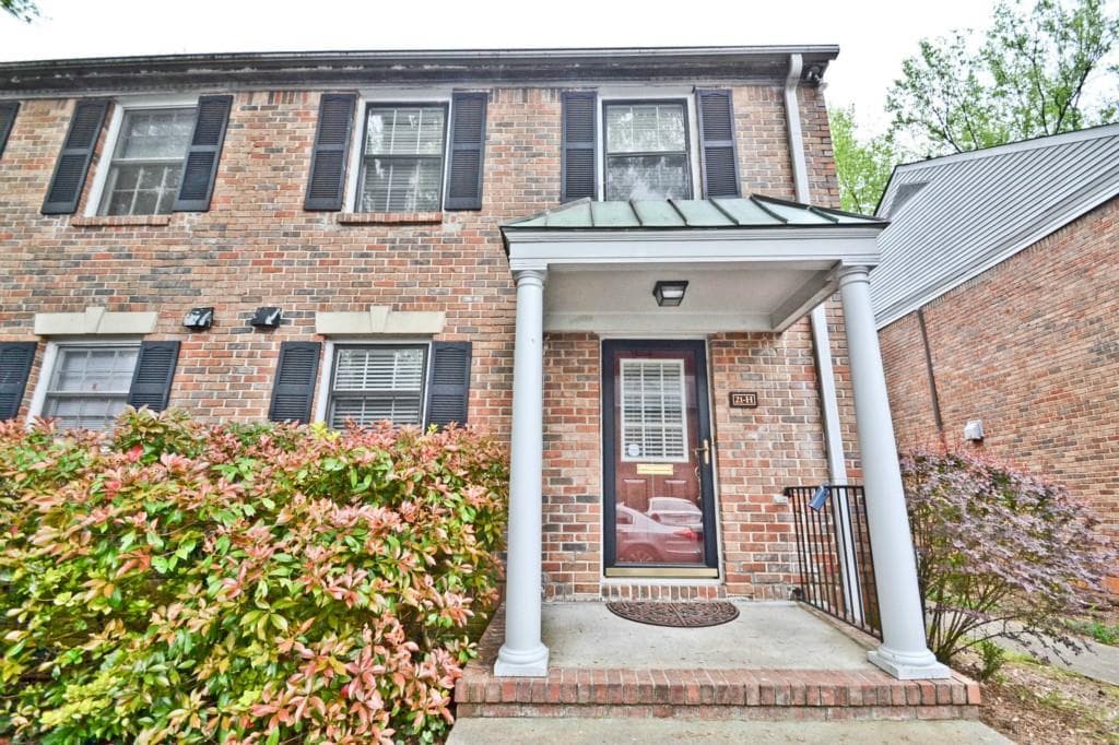 6700 Roswell Road 21 H, Sandy Springs, GA 30328 — most recent listing photo