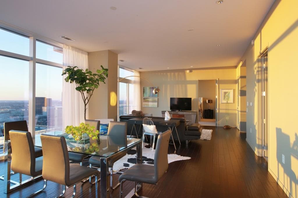 45 Ivan Allen Jr Boulevard 2304, Atlanta, GA 30308 — most recent listing photo