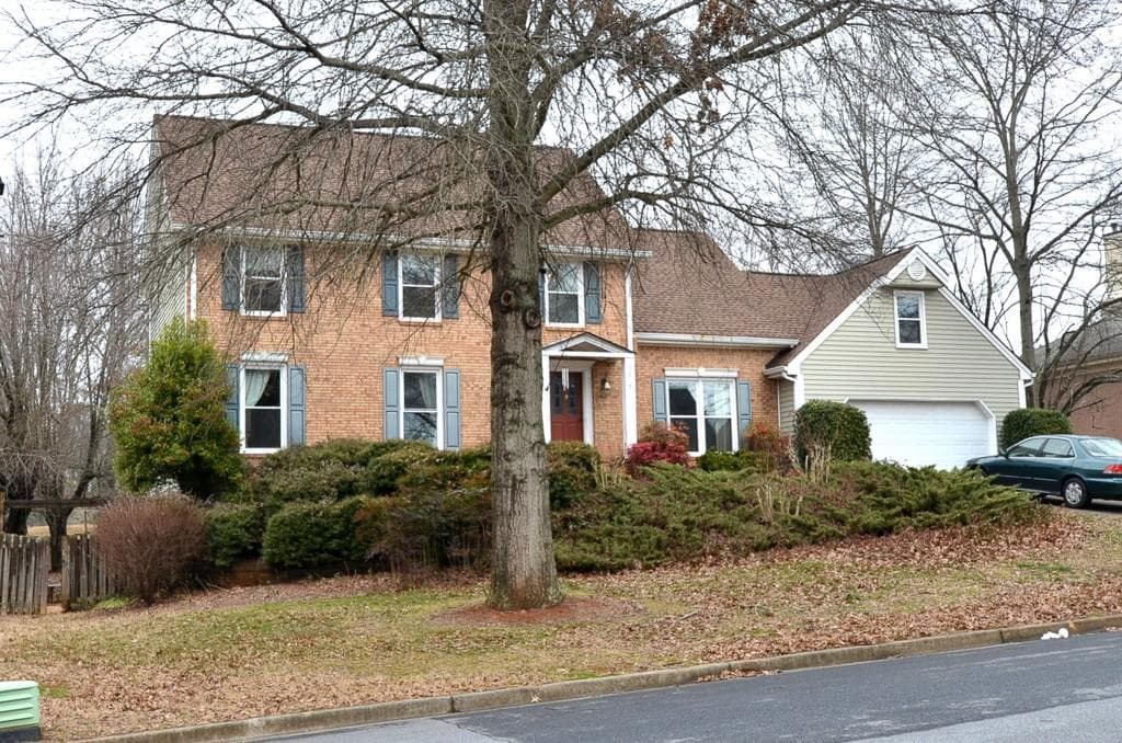 1675 Oakfield Lane, Roswell, GA 30075 — most recent listing photo