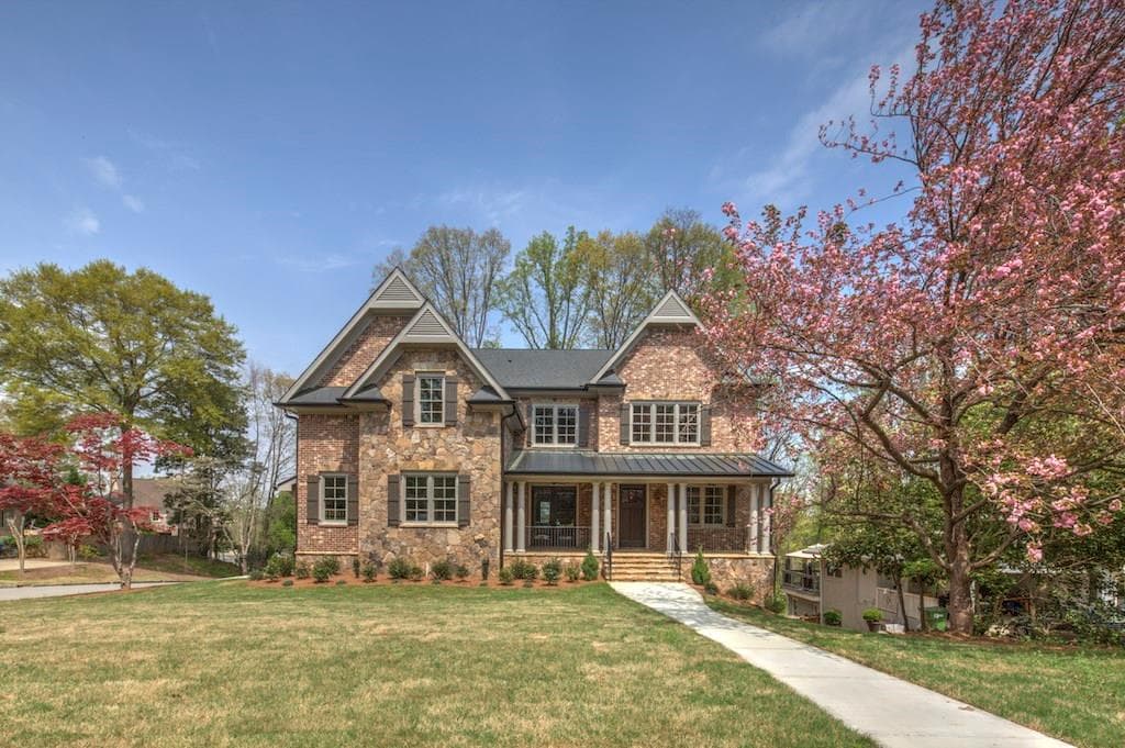 7 bedroom, 6,770 sq ft single family residence sold at 170 Laurel Forest Circle, Atlanta, GA 30342