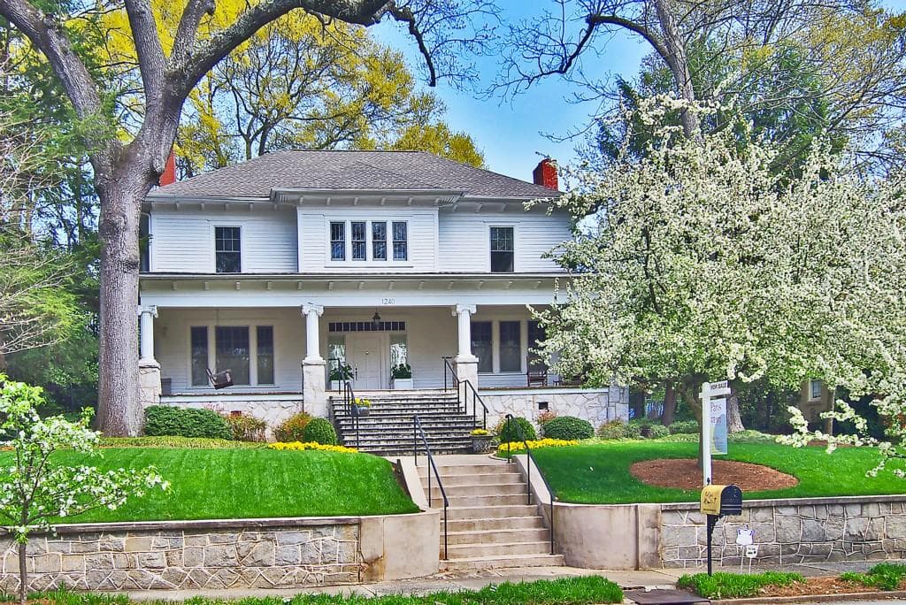 4 bedroom, 4,461 sq ft single family residence sold at 1240 Fairview Road, Atlanta, GA 30306