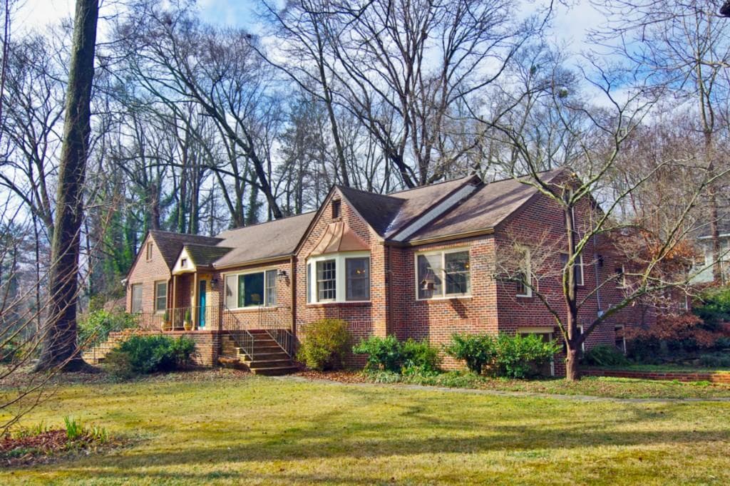3 bedroom, 2,504 sq ft single family residence sold at 801 Gresham Avenue, Atlanta, GA 30316