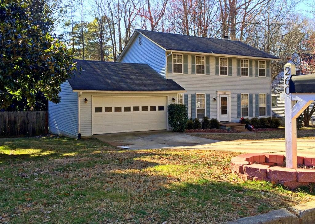 4 bedroom, 2,040 sq ft single family residence sold at 260 Barrington Drive, Roswell, GA 30076