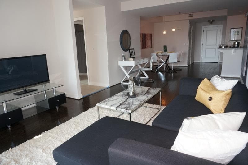 3 bedroom, 1,877 sq ft condominium sold at 3338 Peachtree Road 2005, Atlanta, GA 30326