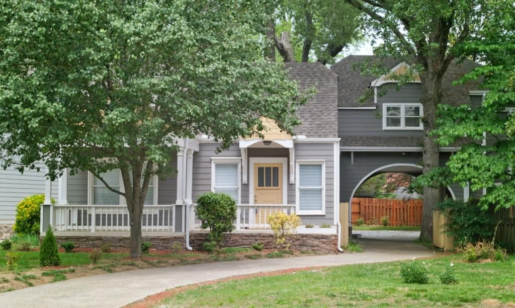 3 bedroom, 1,800 sq ft single family residence sold at 2138 Dekalb Avenue, Atlanta, GA 30307