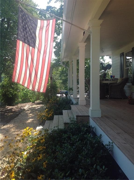 2 bedroom, 1,500 sq ft single family residence sold at 1018 Arnold Mill Road, Woodstock, GA 30188
