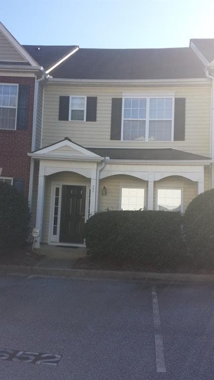 3 bedroom townhouse sold at 652 Kenridge Way, Suwanee, GA 30024