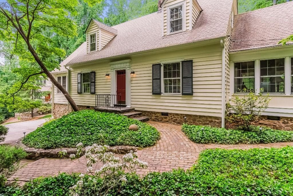 5580 Long Island Drive, Sandy Springs, GA 30327 — most recent listing photo