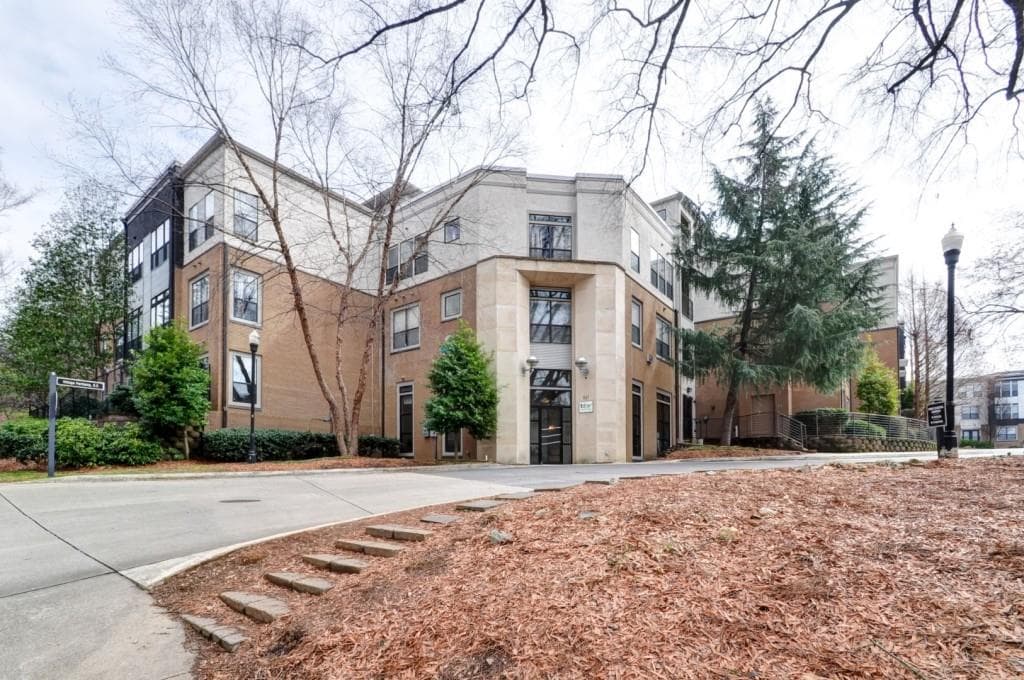 1 bedroom, 650 sq ft condominium sold at 821 Ralph McGill Boulevard 2213, Atlanta, GA 30306