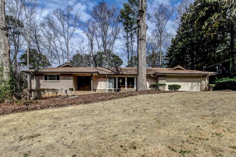 4 bedroom, 2,204 sq ft single family residence sold at 2694 Parkview Drive, Atlanta, GA 30345